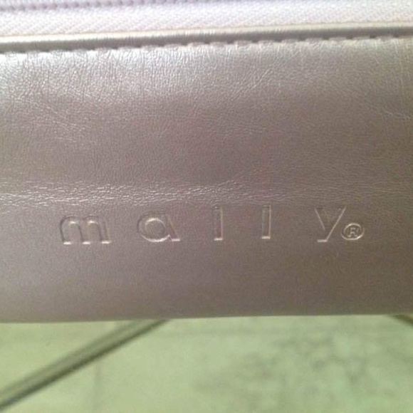 Mally Beauty Pink Train Cosmetics Travel Case / BRAND NEW - Picture 5 of 8